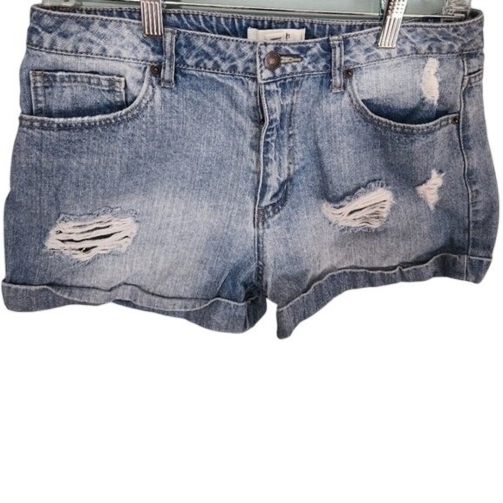 Distressed Denim Shorts Light Wash Ripped Raw Hem‎ Casual Cute